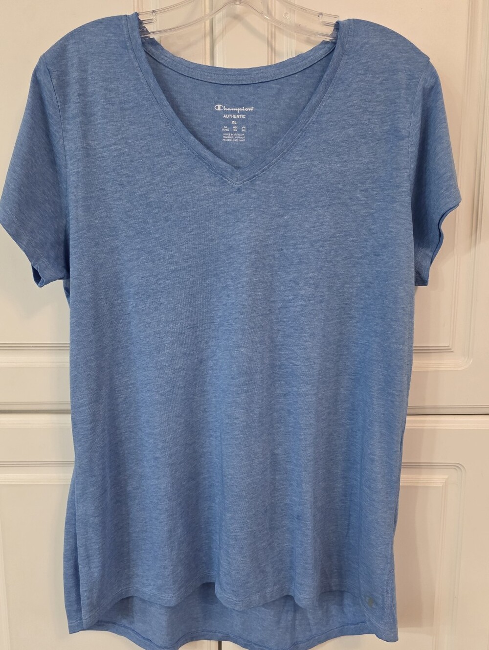 Champion Women's V-Neck Heathered Blue T-Shirt Size X-Large Like New